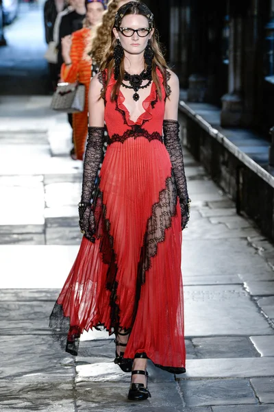 Look 9